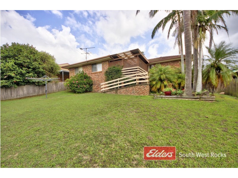 6 Dolphin Cres, South West Rocks NSW 2431