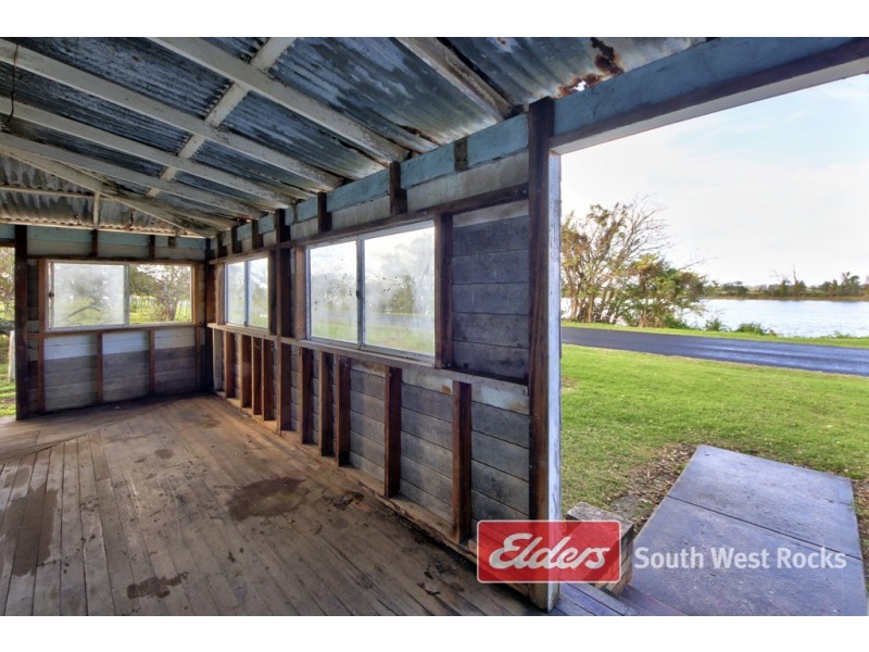 44 CROADS ESPLANADE, Smithtown NSW 2440