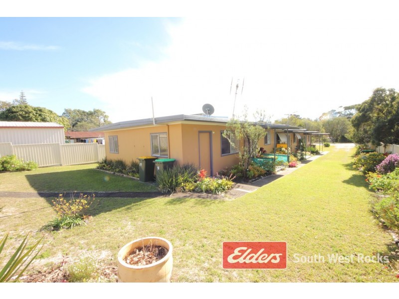 2/27 Phillip Drive, South West Rocks NSW 2431