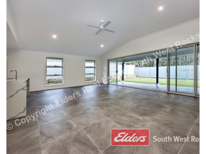 32 Keith Andrews Ave, South West Rocks NSW 2431