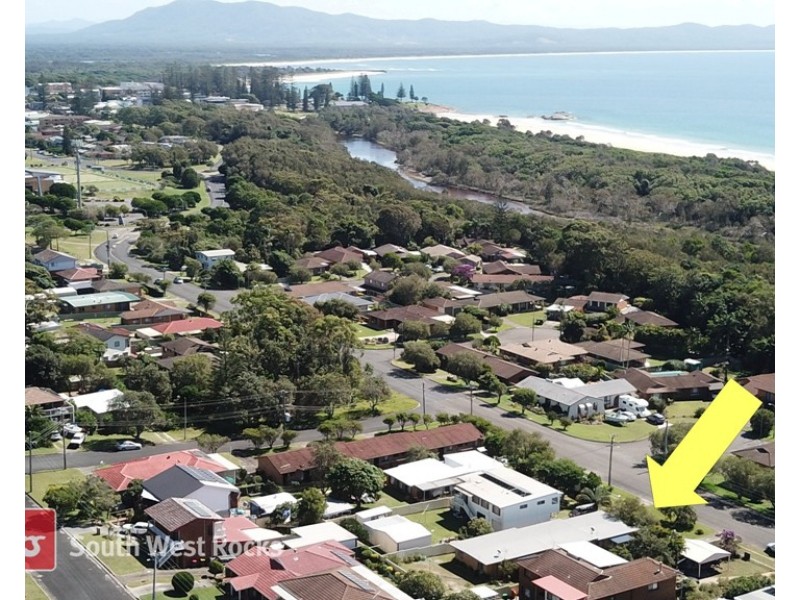 27 Phillip Drive, South West Rocks NSW 2431