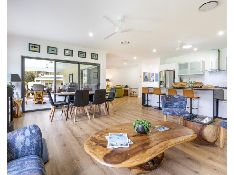 10 Carron Close, Arakoon NSW 2431