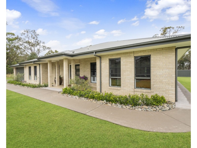 10 Carron Close, Arakoon NSW 2431