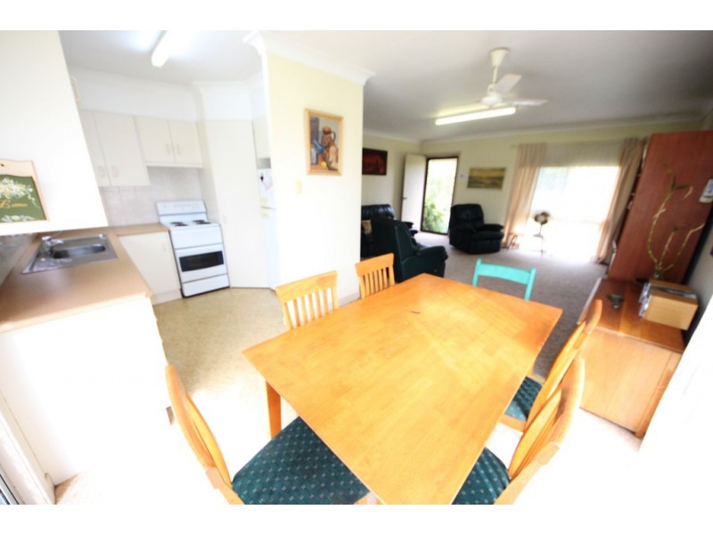 7 Creek St, Hat Head NSW 2440