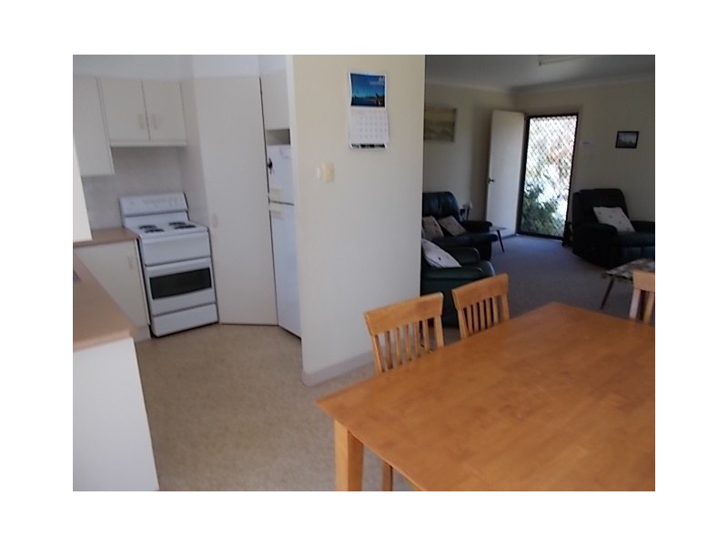 7 Creek St, Hat Head NSW 2440
