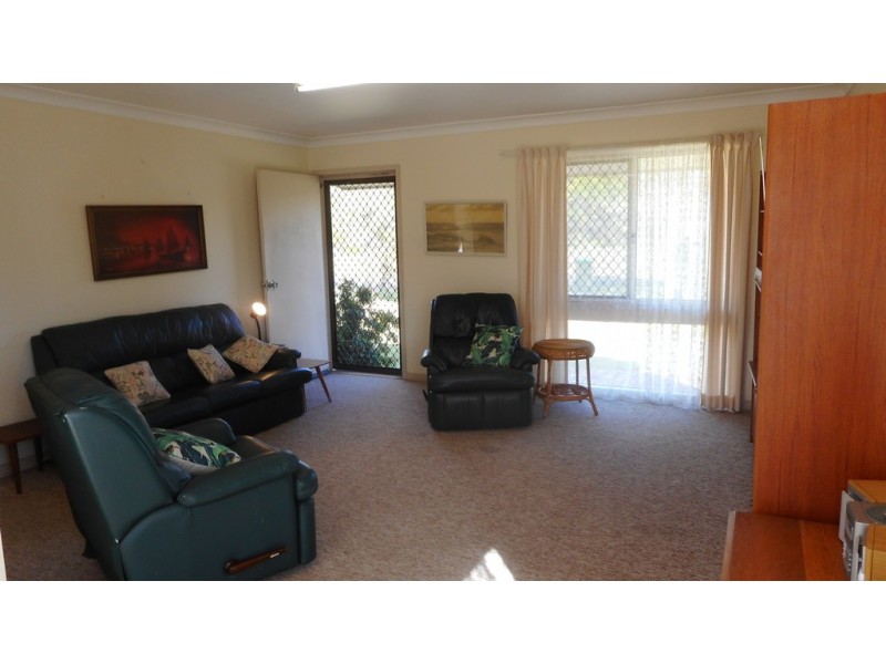 7 Creek St, Hat Head NSW 2440