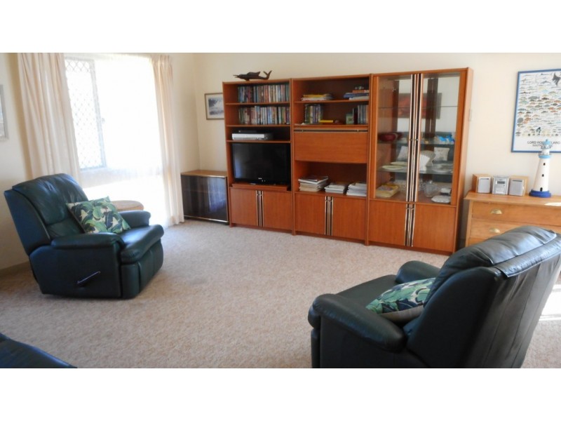 7 Creek St, Hat Head NSW 2440