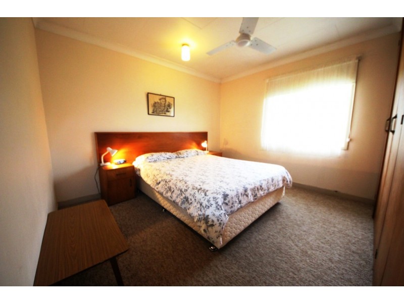 7 Creek St, Hat Head NSW 2440