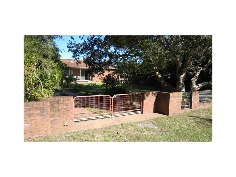 40 Bay St, Hat Head NSW 2440