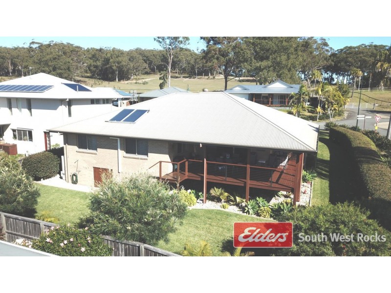 2 Rosedale Ave, South West Rocks NSW 2431
