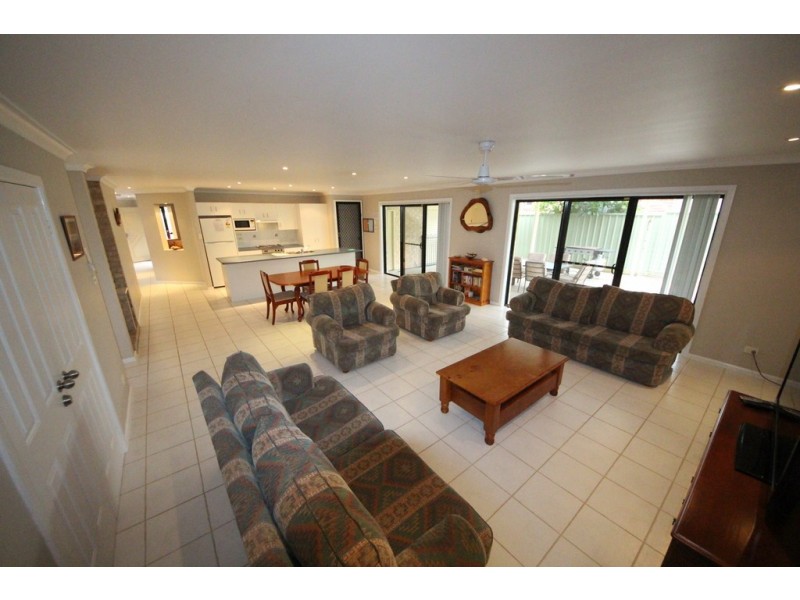 10 Schnapper Cl, Hat Head NSW 2440