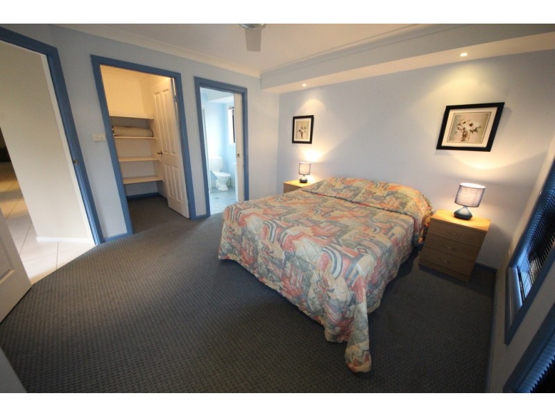 10 Schnapper Cl, Hat Head NSW 2440