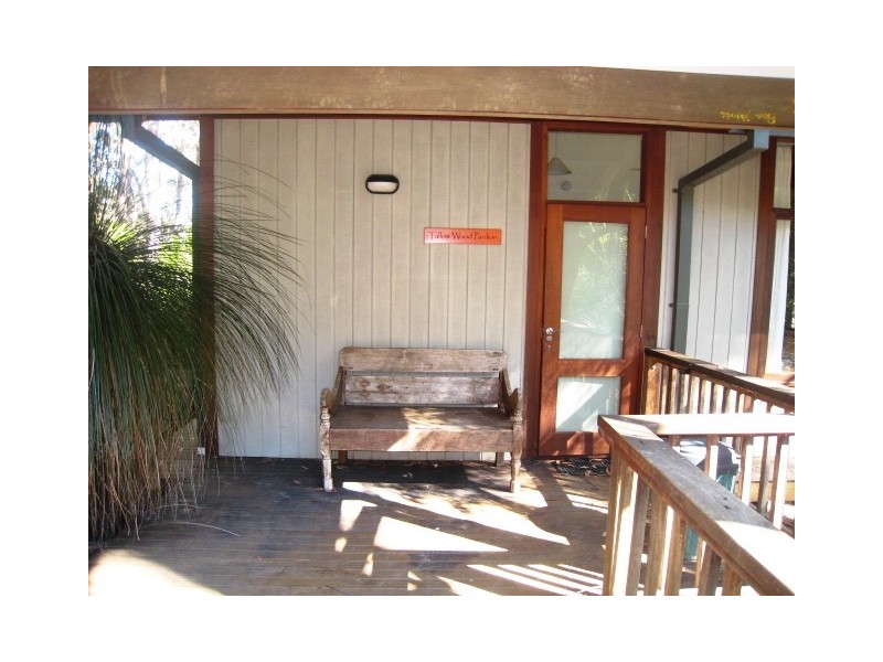 - Ferntree Close, Arakoon NSW 2431