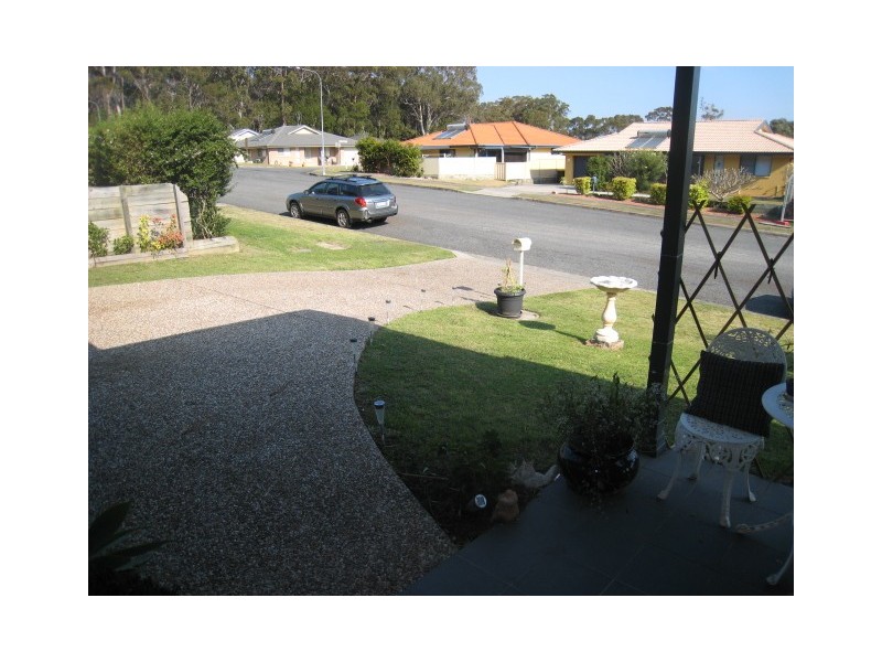 24 Steve Eagleton Dr, South West Rocks NSW 2431