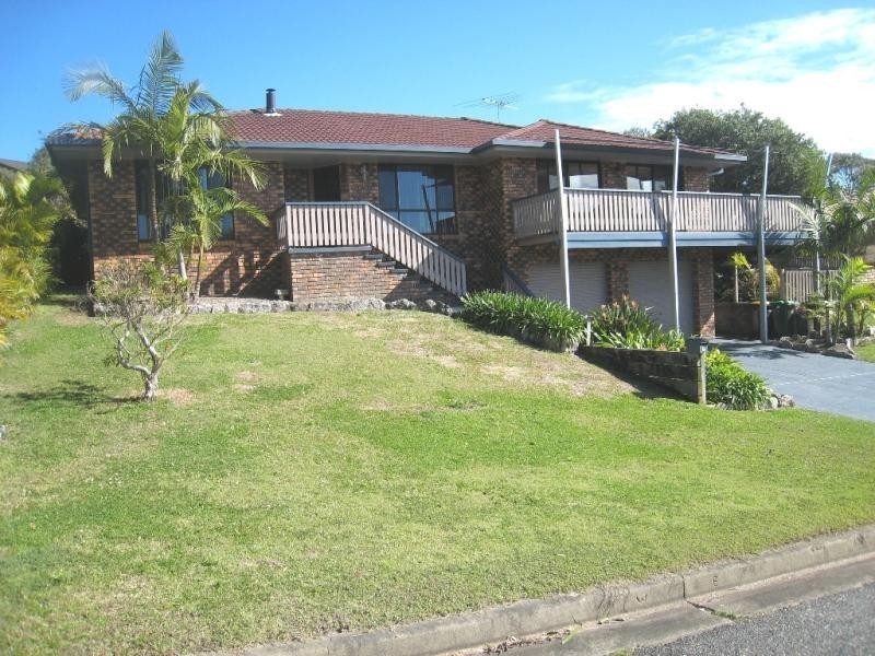 1 Dolphin Cres, South West Rocks NSW 2431