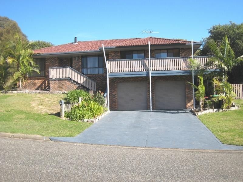 1 Dolphin Cres, South West Rocks NSW 2431