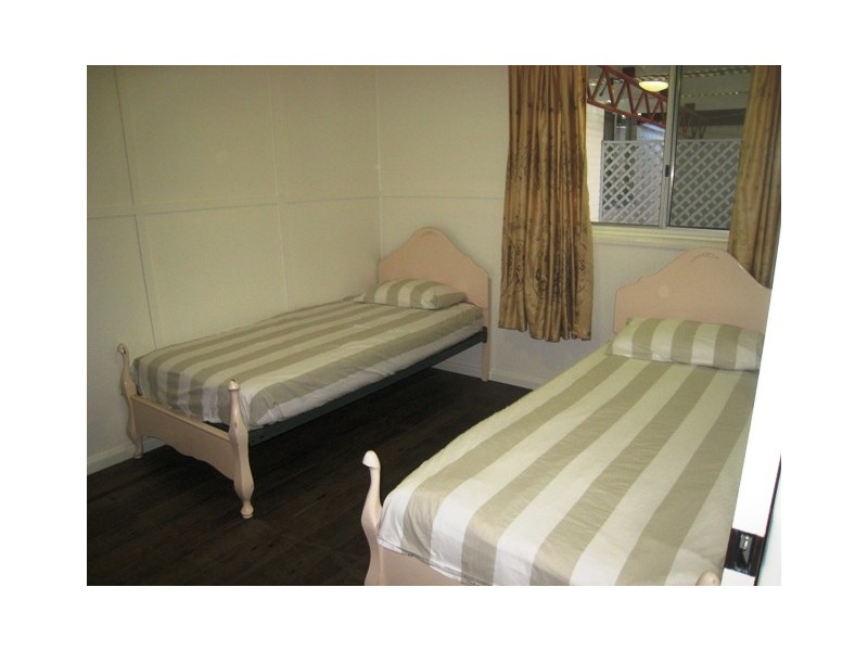 2/11 CREEK STREET, Hat Head NSW 2440