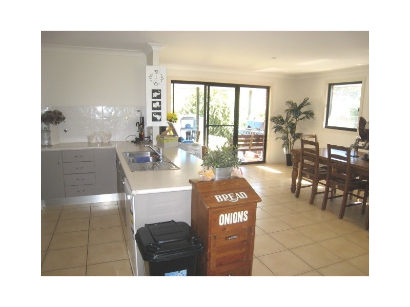 42 Dennis Cres, South West Rocks NSW 2431
