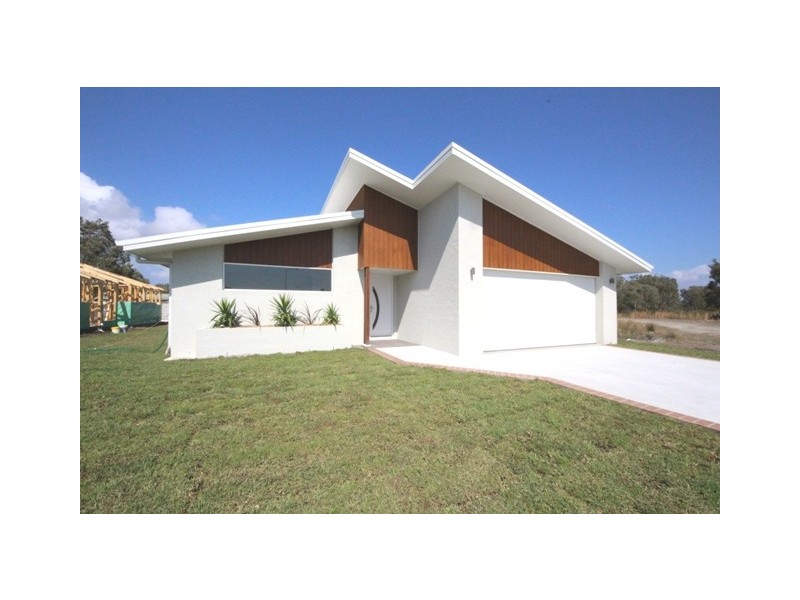 28 Waianbar Ave, South West Rocks NSW 2431