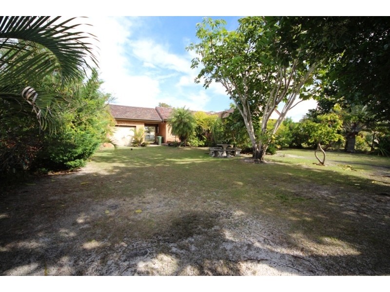 50 Bay St, Hat Head NSW 2440