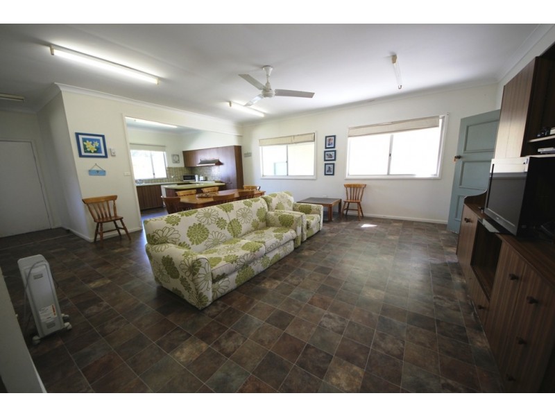 6 Bay St, Hat Head NSW 2440