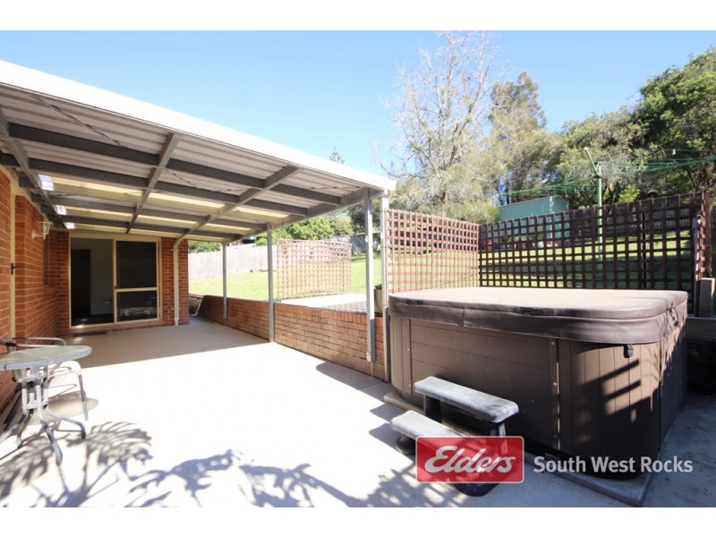 35 Gilbert Cory St, South West Rocks NSW 2431