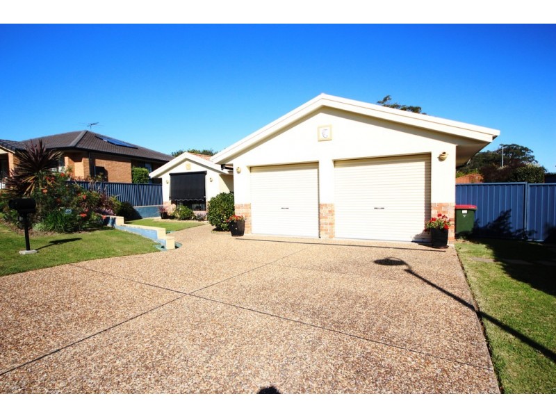 39 Dennis Cres, South West Rocks NSW 2431