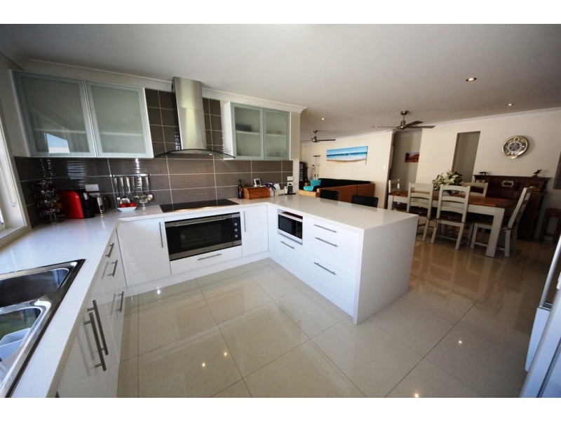 28 Waianbar Ave, South West Rocks NSW 2431