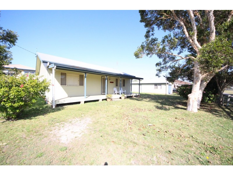 2 Straight St, Hat Head NSW 2440