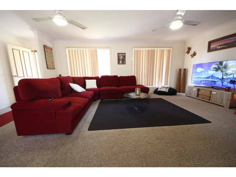 18 Lindsay Noonan Dr, South West Rocks NSW 2431