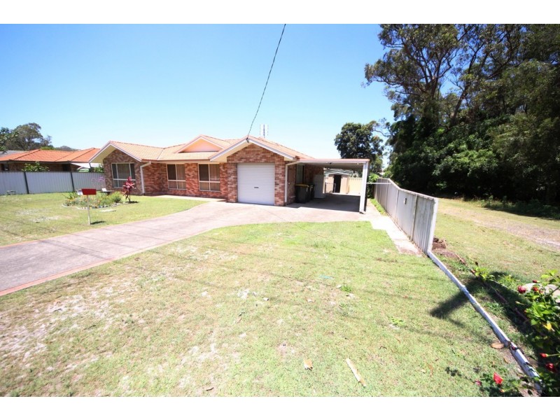 18 Lindsay Noonan Dr, South West Rocks NSW 2431