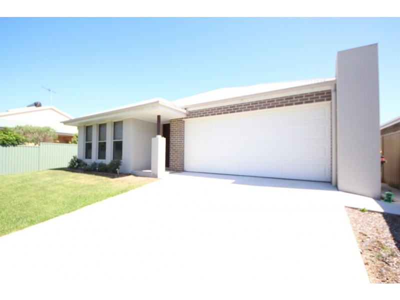 97 Phillip Dr, South West Rocks NSW 2431