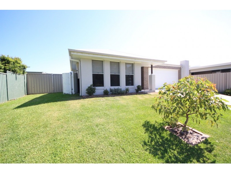 97 Phillip Dr, South West Rocks NSW 2431