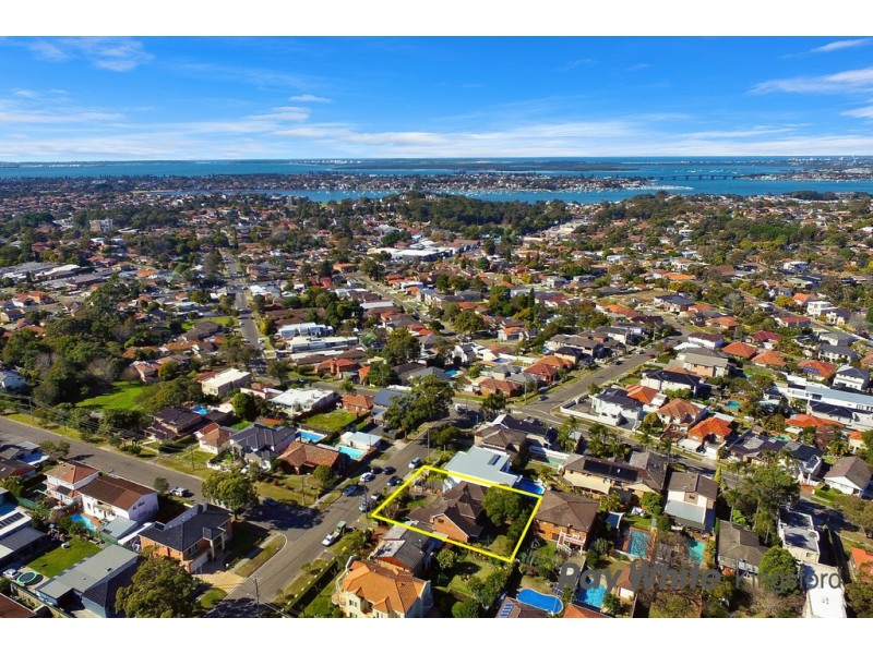 15 Resthaven Road, South Hurstville NSW 2221