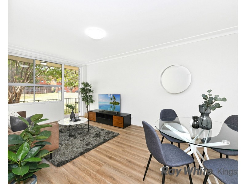 2/1 Gray Crescent, Eastlakes NSW 2018