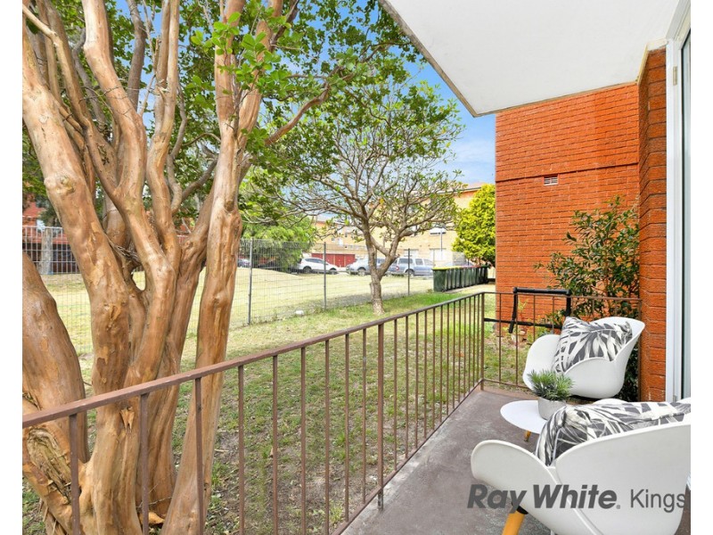 2/1 Gray Crescent, Eastlakes NSW 2018