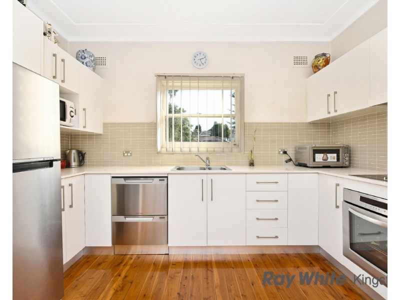 8 Forshaw Ave, Peakhurst NSW 2210