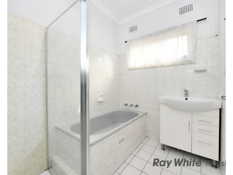 8 Forshaw Ave, Peakhurst NSW 2210