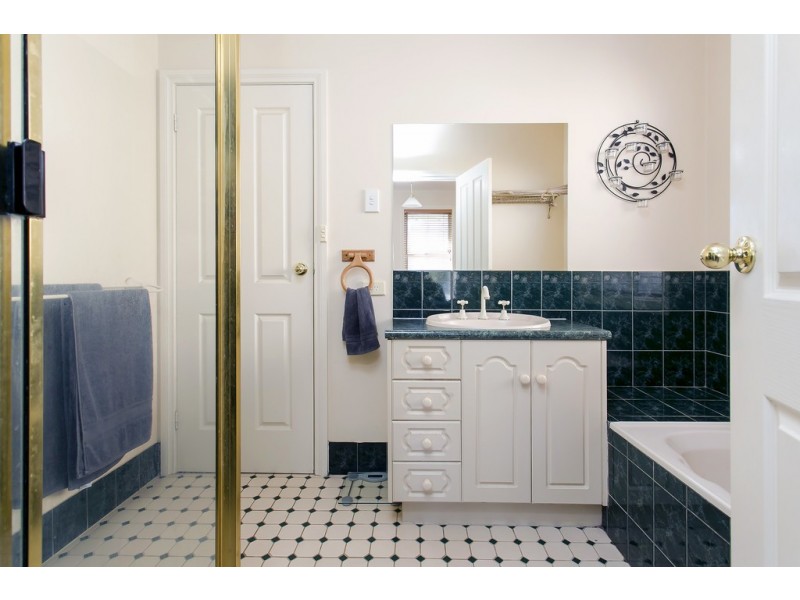 24 Abberton Street, Flagstaff Hill SA 5159