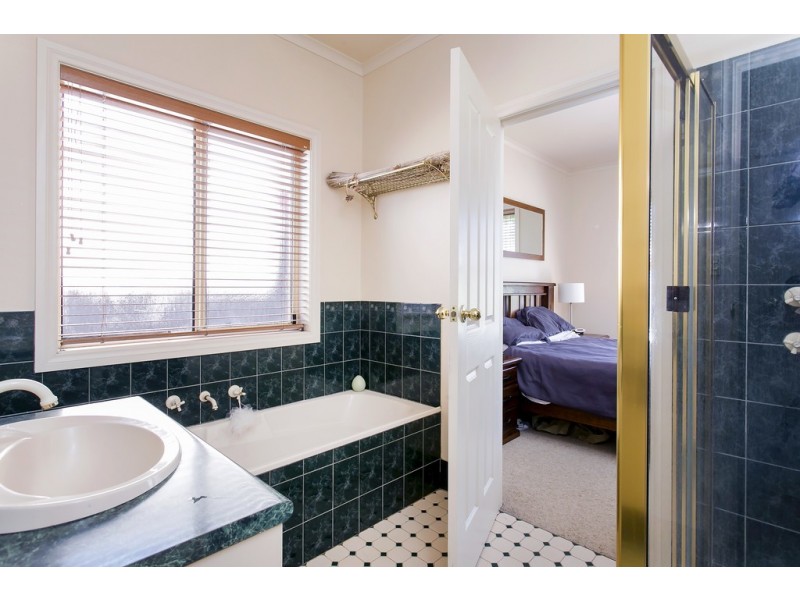 24 Abberton Street, Flagstaff Hill SA 5159