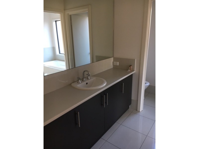 11 HARRIER COURT, Darlington SA 5047