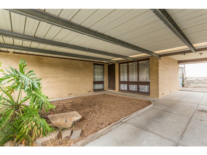 4 Beresford Avenue, Christie Downs SA 5164