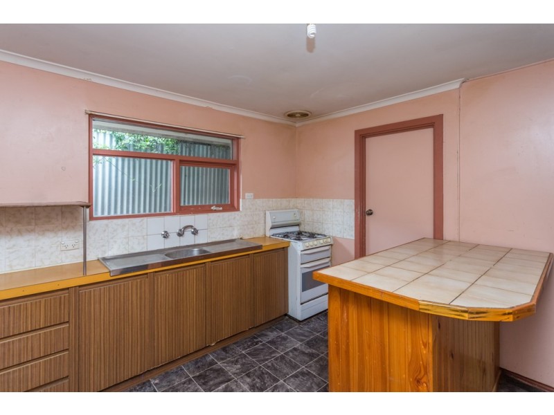 4 Beresford Avenue, Christie Downs SA 5164