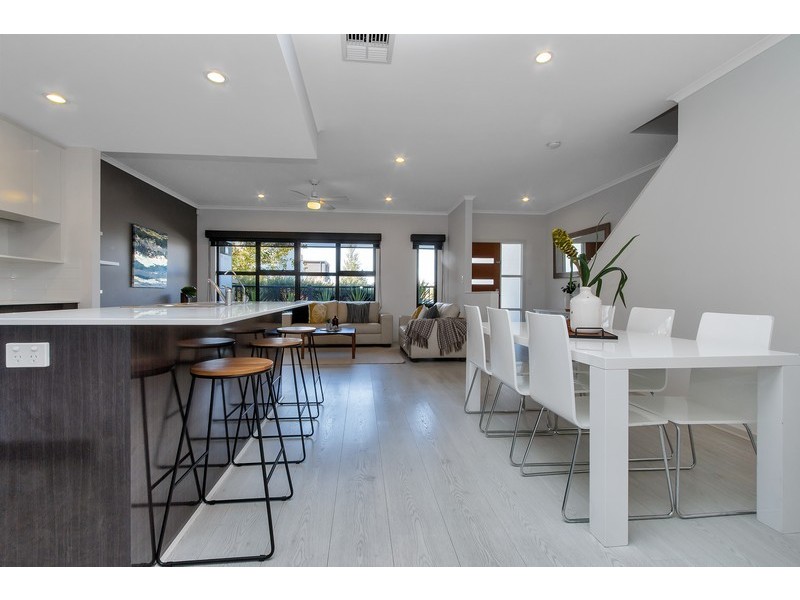 6 Chianti Lane, Mawson Lakes SA 5095