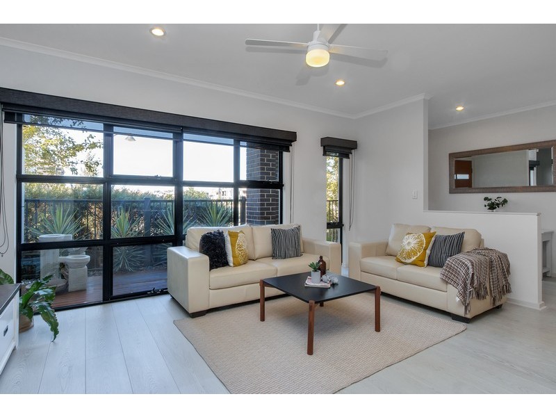 6 Chianti Lane, Mawson Lakes SA 5095