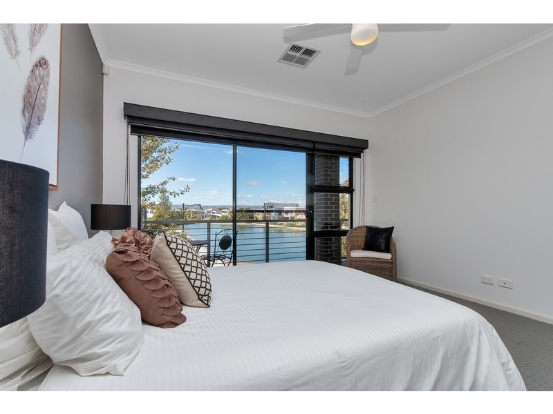 6 Chianti Lane, Mawson Lakes SA 5095