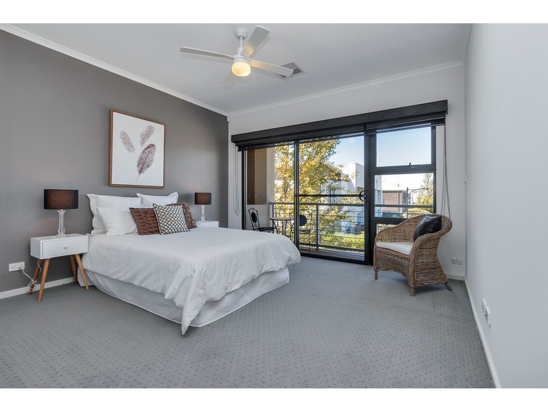 6 Chianti Lane, Mawson Lakes SA 5095
