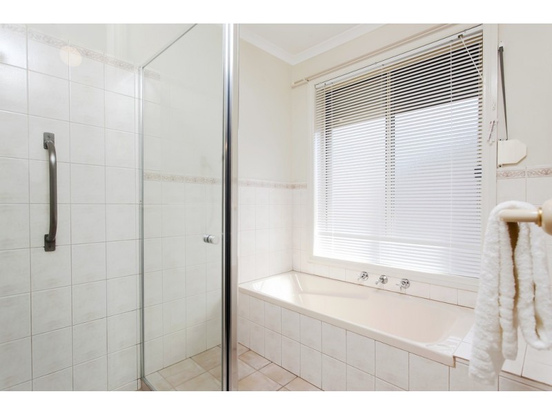 1A Fourth Avenue, Warradale SA 5046
