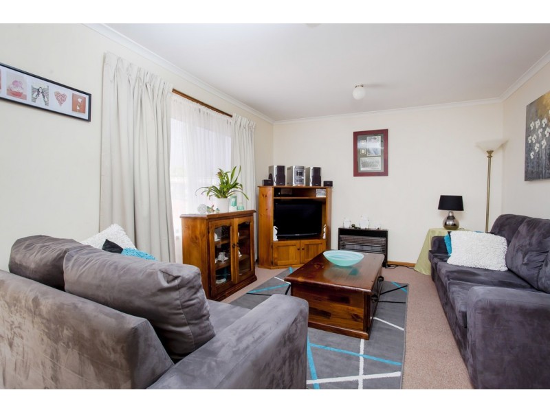 21 Lorne Crescent, Huntfield Heights SA 5163