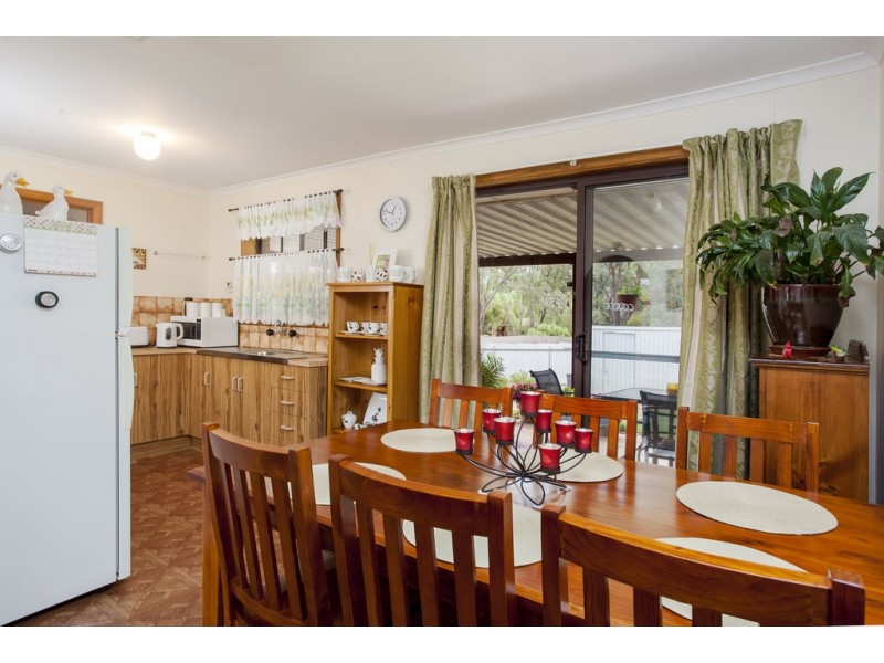 21 Lorne Crescent, Huntfield Heights SA 5163